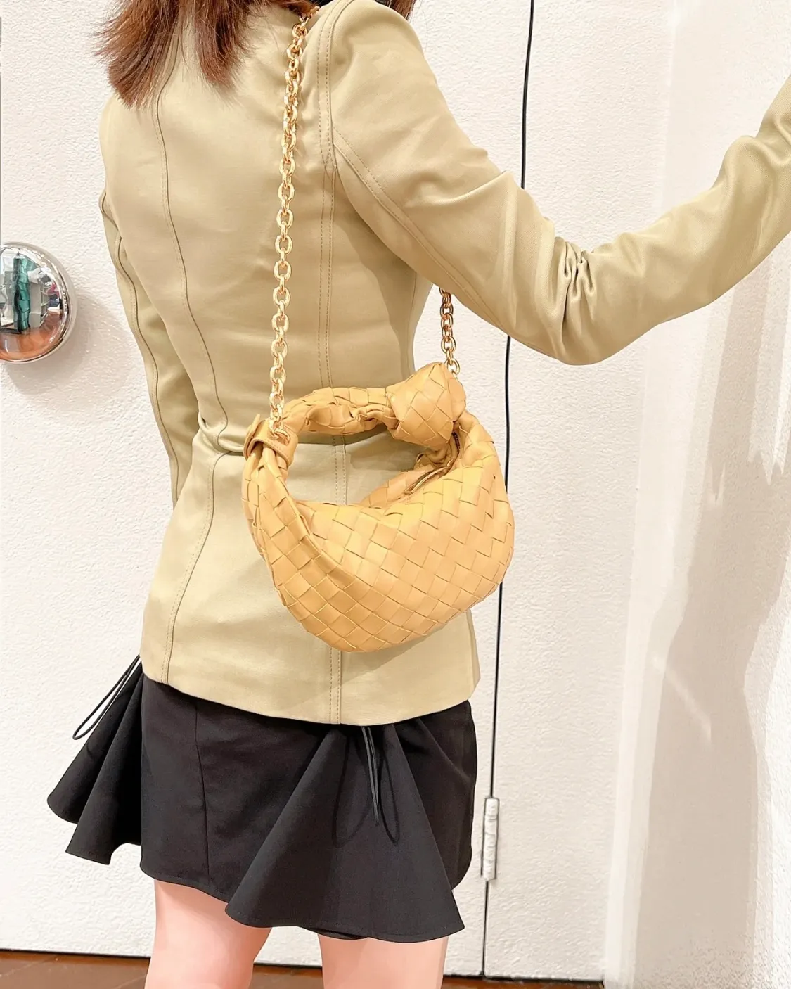 Milk tea color has always been the first choice for autumn and winter